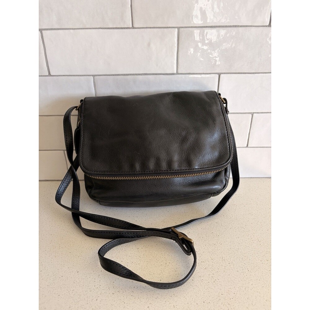 Margot New York Small Black Leather Crossbody Bag Adjustable Strap Snap EUC